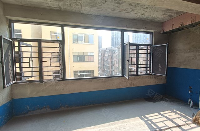 平安小区(平桥)3室2厅130㎡33万二手房图片