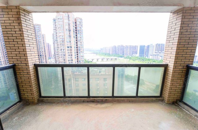 长房白沙湾4室2厅162.34㎡175万二手房图片