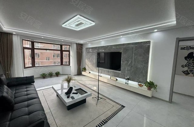 金碧湖畔3室1厅146㎡57.8万二手房图片