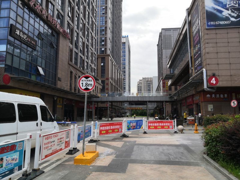 星湖都市生活广场