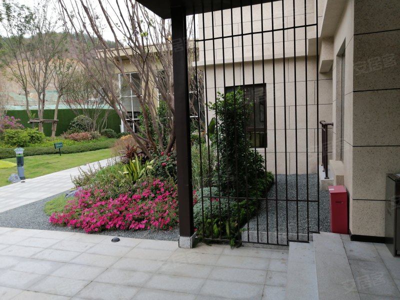 阳光大地溪山春晓