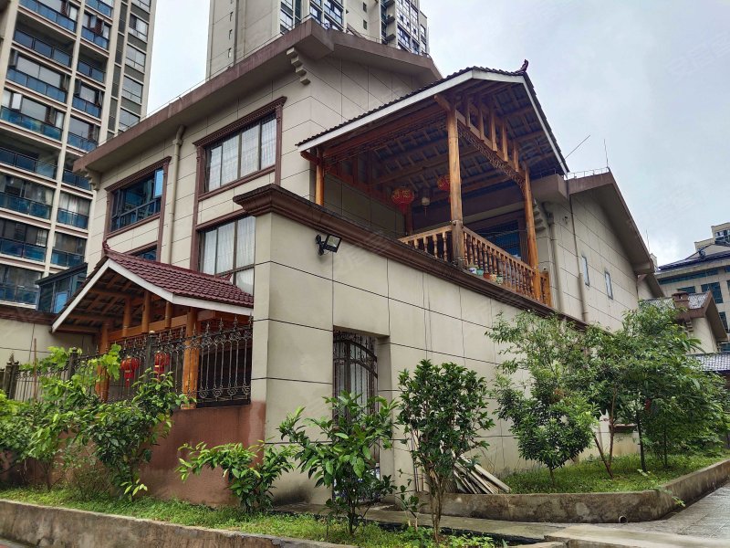 中国侗乡茶城7室3厅5卫带阁楼好楼层价格可谈带阁楼诚心出售