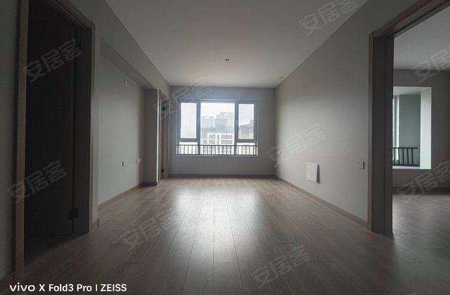 万科翡翠都会(三期)3室2厅104㎡138万二手房图片