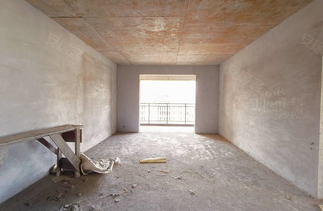 凤凰城市广场4室2厅139.7㎡53万二手房图片