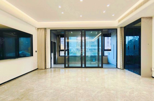 万科翡翠东方3室2厅130㎡235万二手房图片