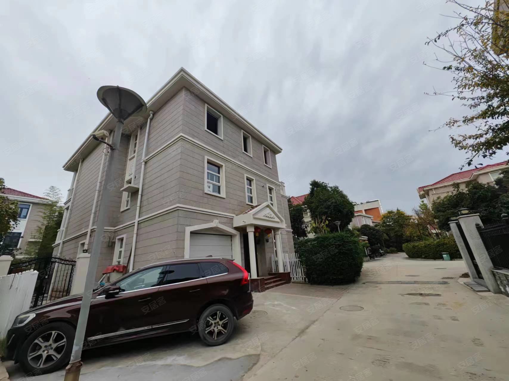 西安房产网>西安二手房>长安二手房>郭杜二手房>枫丹白露苑(别墅)>