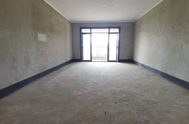 彰泰玫瑰园4室2厅145㎡93.8万二手房图片