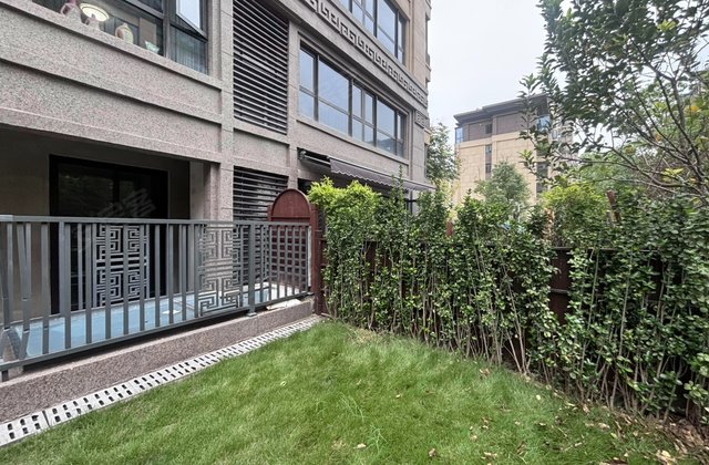 新威龙门壹品(北苑)3室2厅168㎡81.8万二手房图片