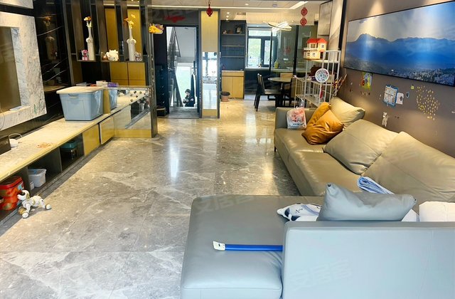 咸嘉新村嘉兴苑4室2厅166.87㎡199.8万二手房图片