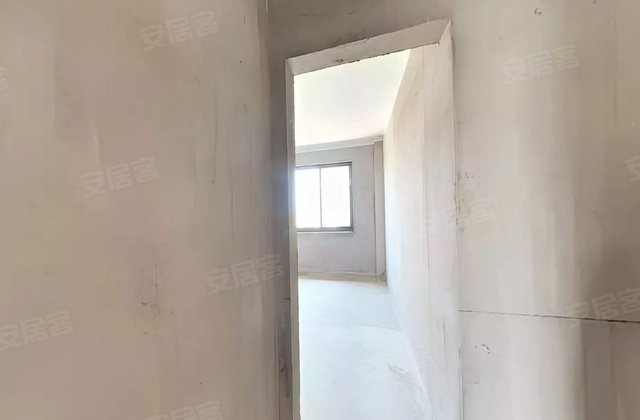金岭庄园3室2厅130.44㎡76.8万二手房图片