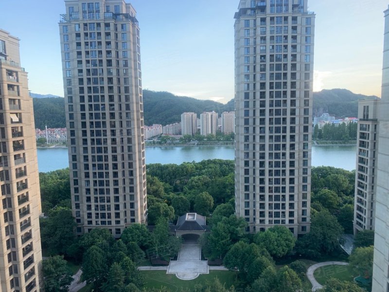 绿城秀丽春江括苍园3室2厅3卫