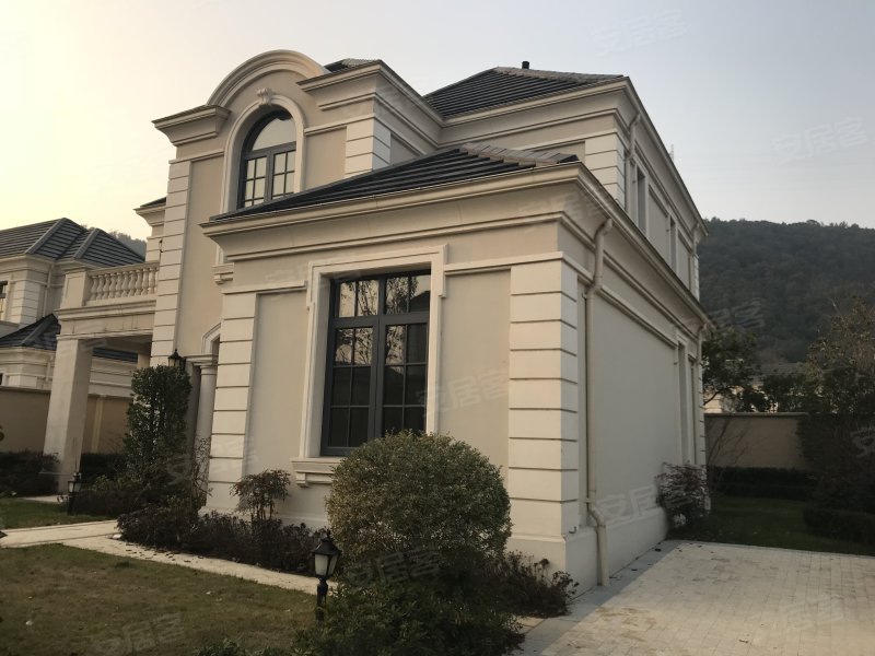 绿城青山湖红枫园