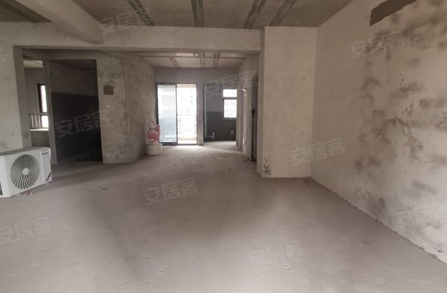 融冠恋城4室2厅137㎡96.8万二手房图片