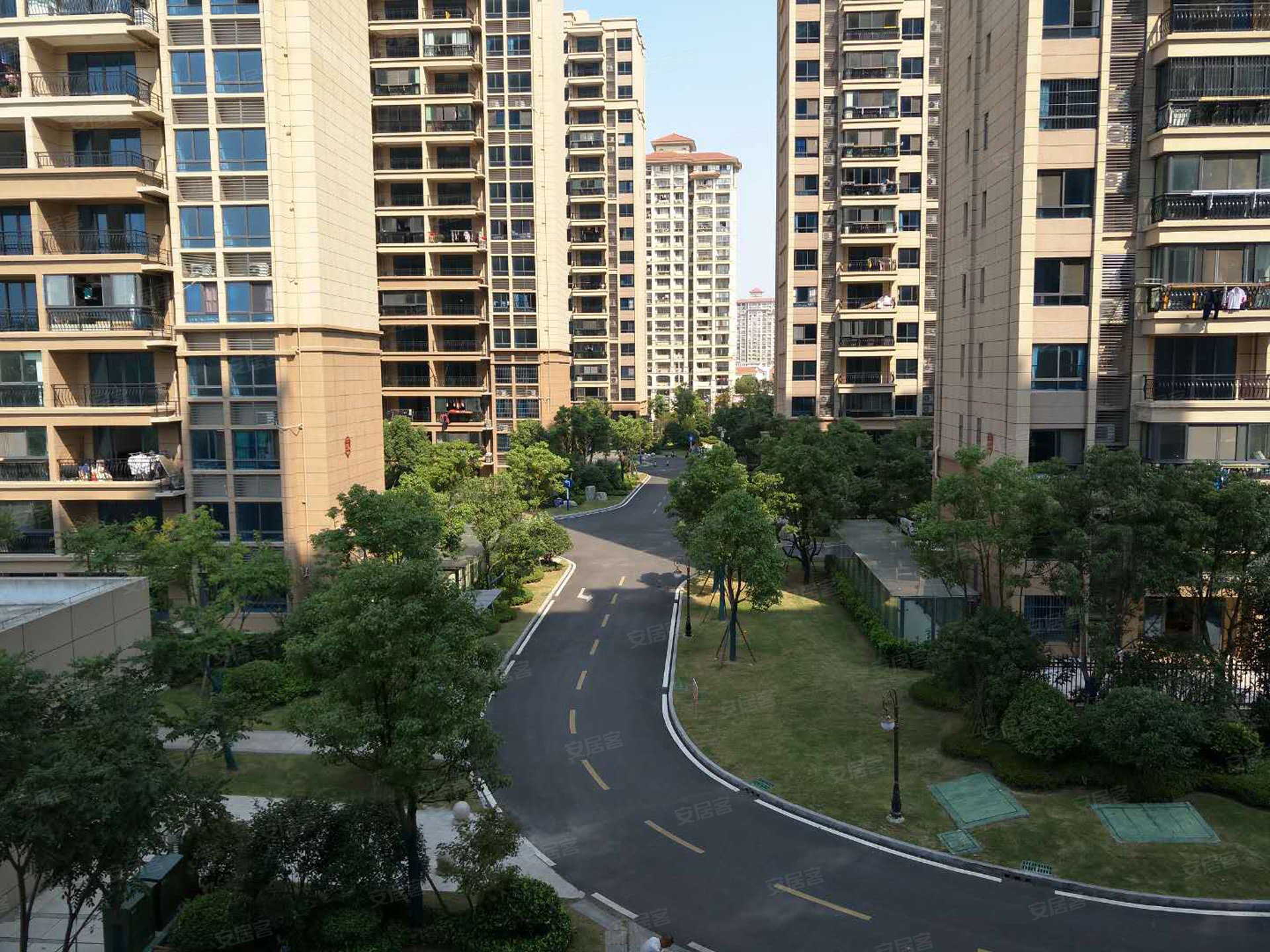 碧桂园钻石郡(公寓住宅)3室2厅2卫107.5㎡南北81万