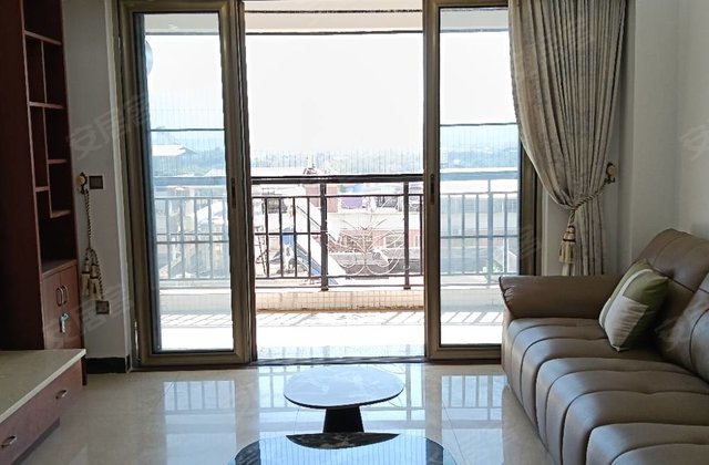 壹品翡翠湾4室2厅118㎡56万二手房图片