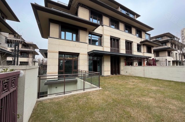 万科荣成兰乔圣菲(别墅)5室2厅291㎡700万二手房图片