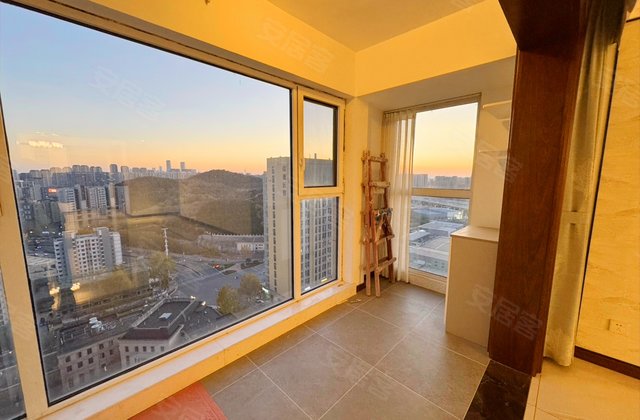 海尔世纪公馆3室2厅125.98㎡270万二手房图片