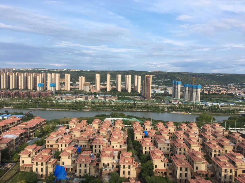 绿地国际生态城五湖名邸东区,东月路,近花间路-西安绿地国际生态城