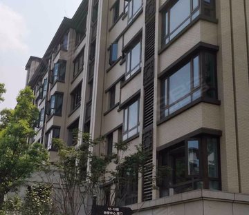 深物业湖畔御景