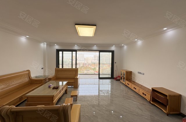 金碧海景花园4室2厅178.44㎡70万二手房图片