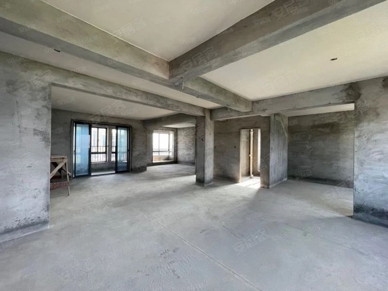 西湖绿洲城(二期)4室2厅2卫