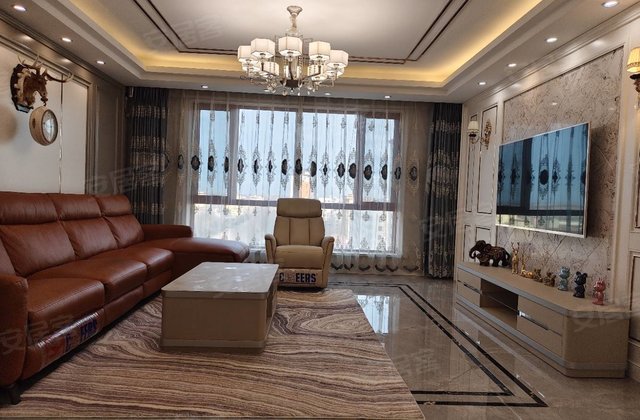 金鼎豪庭3室1厅155㎡67.8万二手房图片