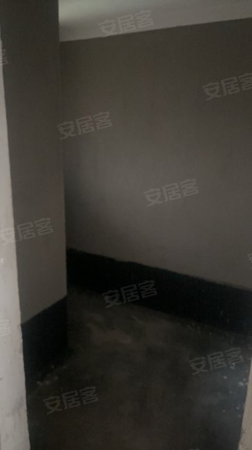 绿城春江明月4室2厅2卫145㎡南236万