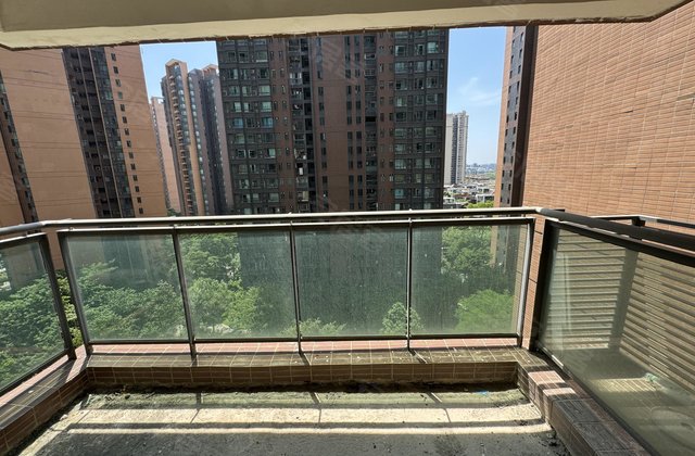 海伦堡林隐天下4室2厅131㎡89.8万二手房图片