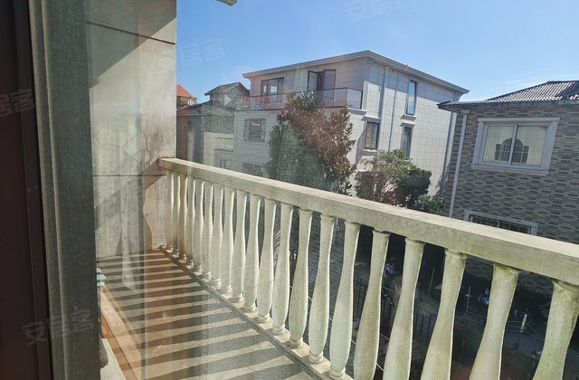 5室2厅2卫183㎡南共1层1999年建造宝宸花园宝山淞宝双城路339弄1