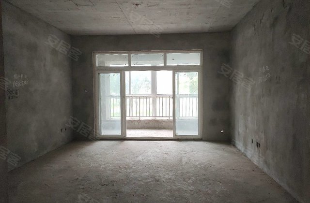 南山府邸4室2厅140㎡56万二手房图片
