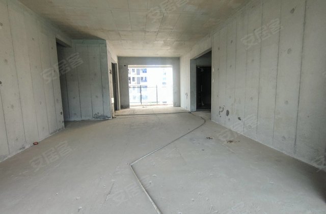 合一福东江首府5室2厅180㎡106.8万二手房图片