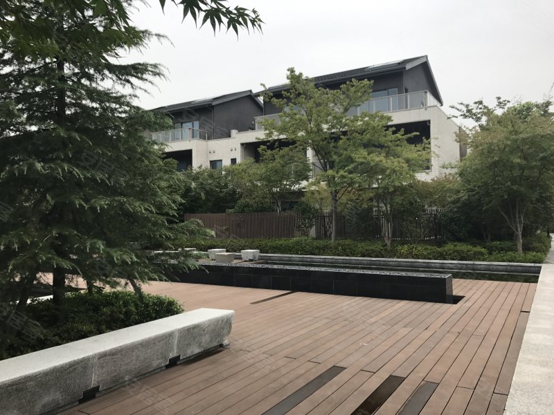 裕沁湖畔庭(别墅)