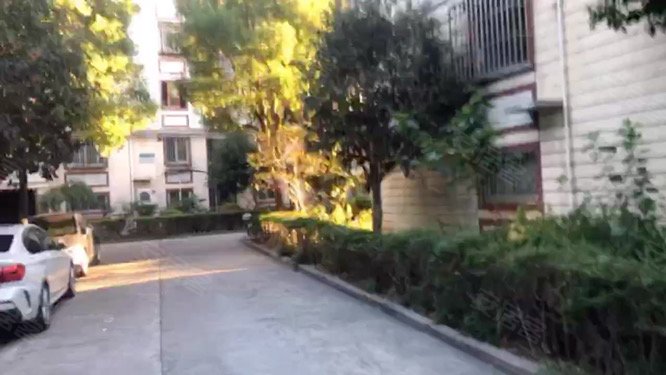 临港新世界休闲广场 