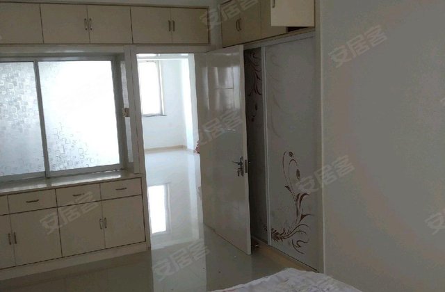 逅海名邸2室1厅90㎡39万二手房图片