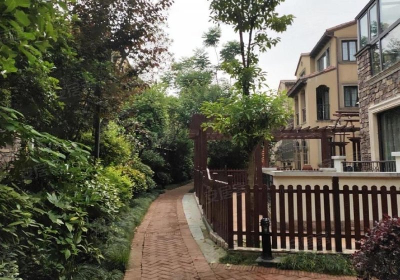 龙湖郦城(西区别墅)