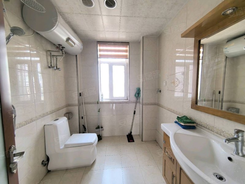 馨香园小区可贷款精装修双卫格局南北通透电梯房