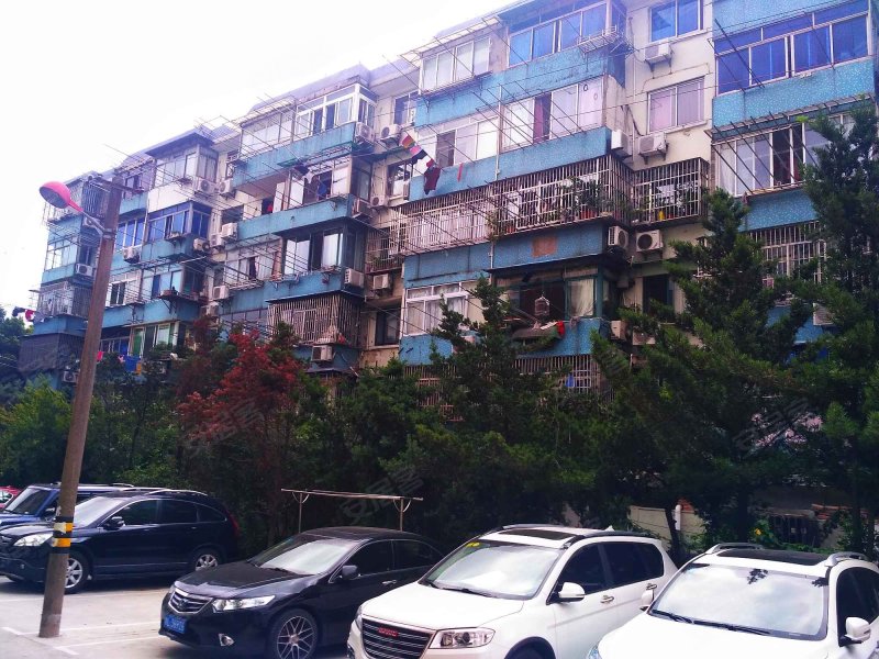 洛场路300弄小区 