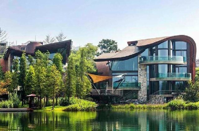 麓湖生态城黑珍珠