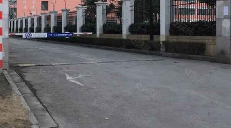 金鹤新城中虹华苑 