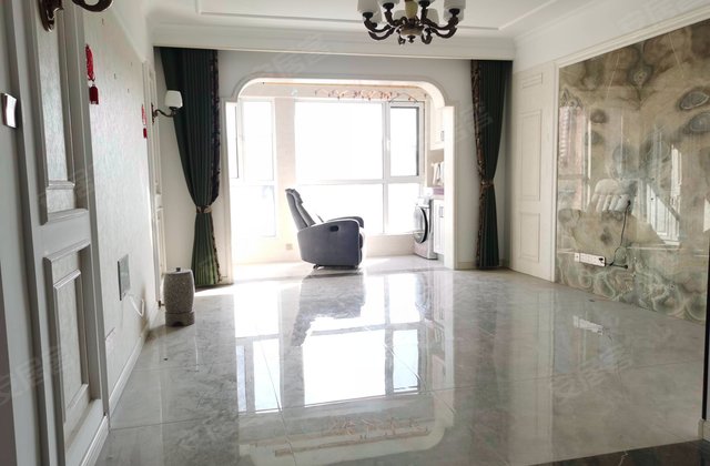 带车位 6层电梯洋房 带中央空调 精装婚房大H户型 外国语旁