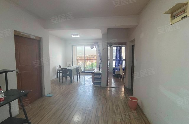 保利叶上海(一期公寓住宅)2室2厅1卫79.92㎡南北328万