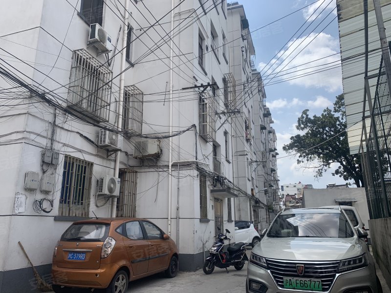 布长街52弄小区