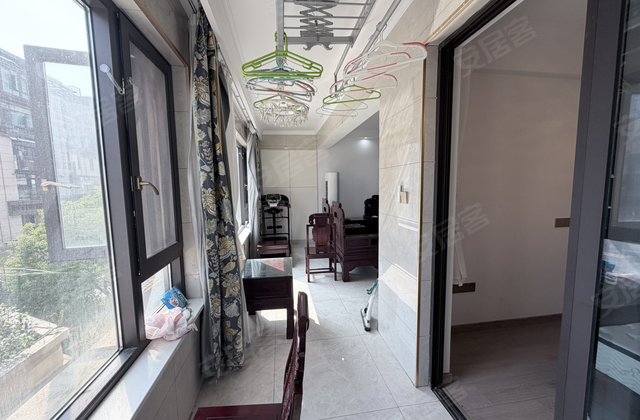 中梁滨江壹号院4室2厅133㎡189万二手房图片