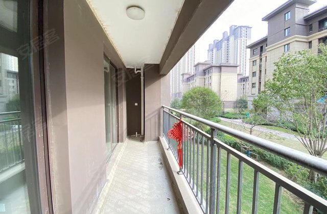中骏雍景湾4室2厅135㎡55万二手房图片