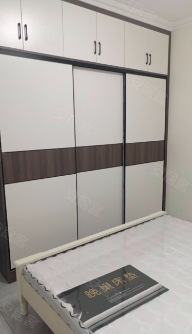 国栋南园贰号3室2厅1卫