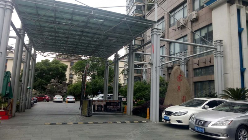 外环萧绍路育才路口358米732路; 733路; 783路萧山汽车总站391米123路