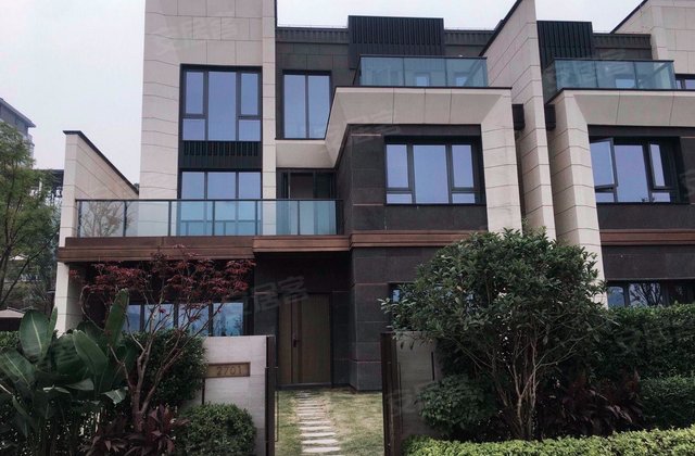 壹江郡江峯墅4室2厅374㎡490万二手房图片