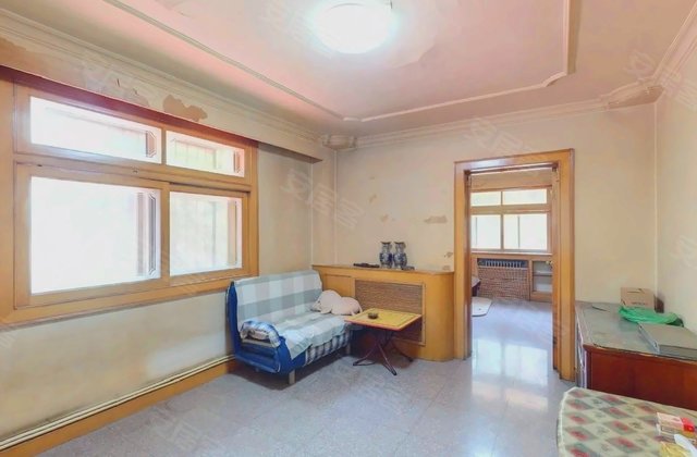 金川西里2室1厅72.79㎡140万二手房图片