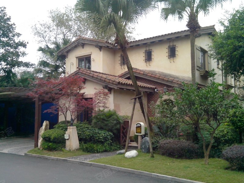 龙湖蓝湖郡西岸一组团