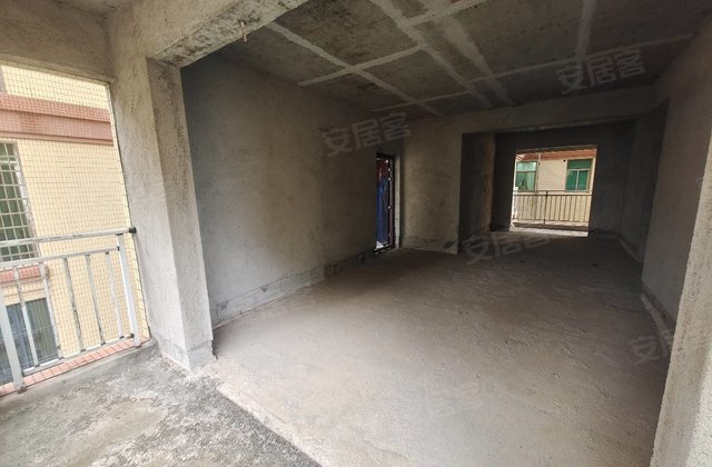 北湖明珠4室2厅158㎡52万二手房图片